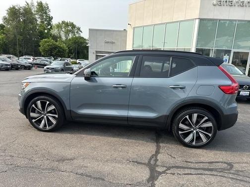 2021 Volvo XC40 Recharge Pure Electric P8