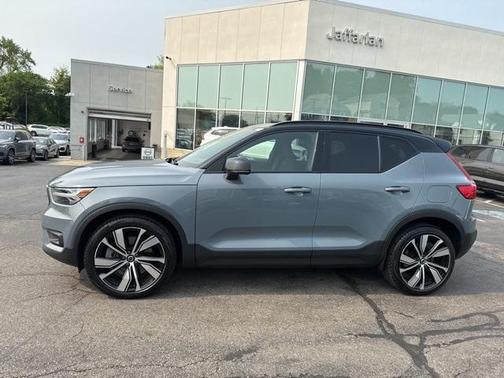 2021 Volvo XC40 Recharge Pure Electric P8