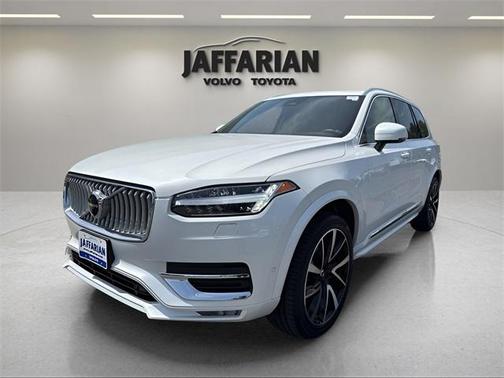 2024 Volvo XC90 B5 Plus Bright Theme