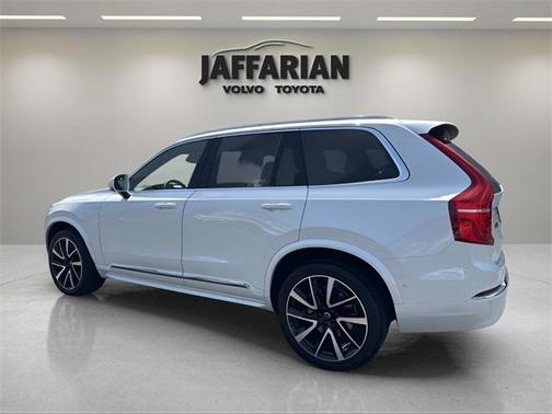 2024 Volvo XC90 B5 Plus Bright Theme