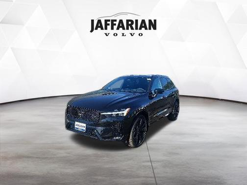 Onyx Black Metallic 2026 Volvo XC60 B5 Ultra Black Edition