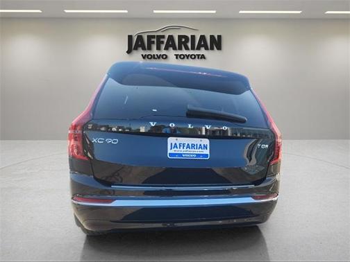 2025 Volvo XC90 Plug-In Hybrid T8 Ultra 6-Seater