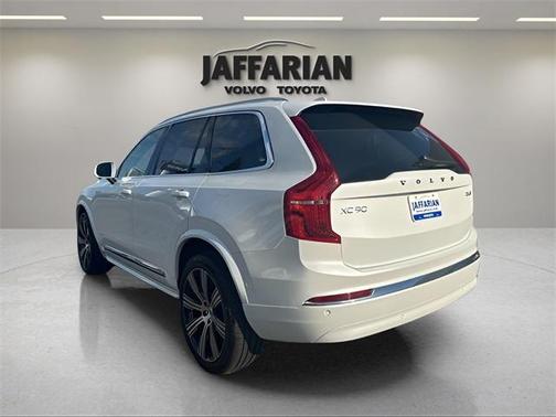 2024 Volvo XC90 B6 Ultimate Bright Theme 7-Seater