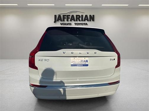 2024 Volvo XC90 B6 Ultimate Bright Theme 7-Seater