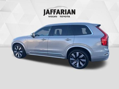 2023 Volvo XC90 Recharge Plug-In Hybrid T8 Ultimate Bright Theme 7-Seater