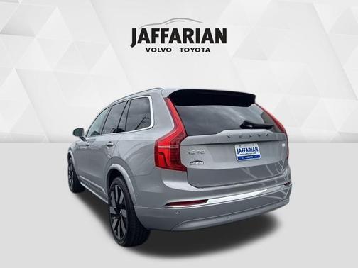 2023 Volvo XC90 Recharge Plug-In Hybrid T8 Ultimate Bright Theme 7-Seater