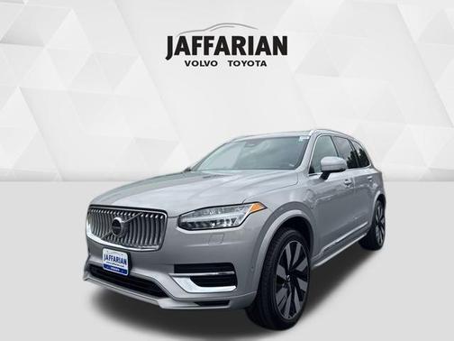 2023 Volvo XC90 Recharge Plug-In Hybrid T8 Ultimate Bright Theme 7-Seater