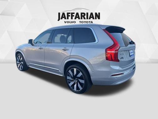 2023 Volvo XC90 Recharge Plug-In Hybrid T8 Ultimate Bright Theme 7-Seater