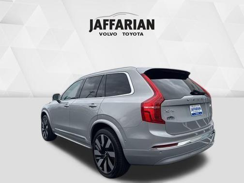 2023 Volvo XC90 Recharge Plug-In Hybrid T8 Ultimate Bright Theme 7-Seater