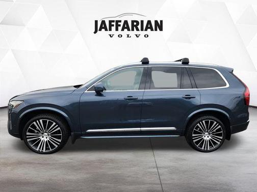 2025 Volvo XC90 B6 Ultra