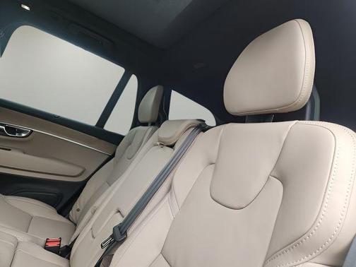 2025 Volvo XC90 B6 Ultra