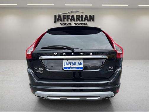 2017 Volvo XC60 T6 Dynamic