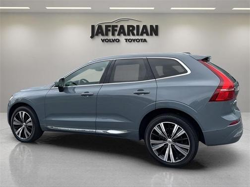 2022 Volvo XC60 B5 Inscription