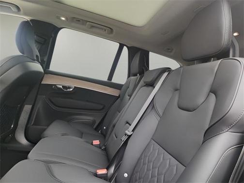 2025 Volvo XC90 B6 Core