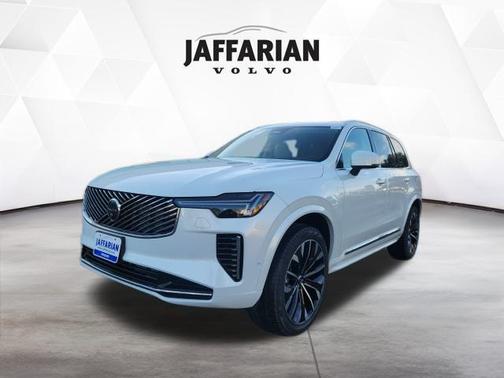 Crystal White Pearl 2026 Volvo XC90 B6 Ultra