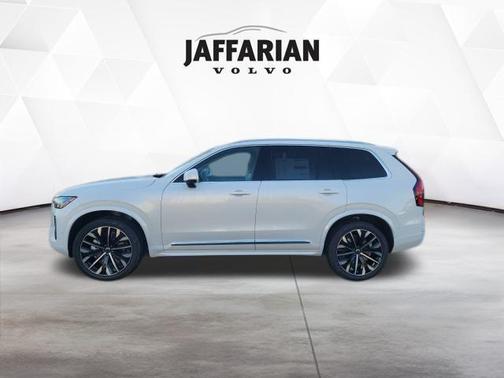 Crystal White Pearl 2026 Volvo XC90 B6 Ultra