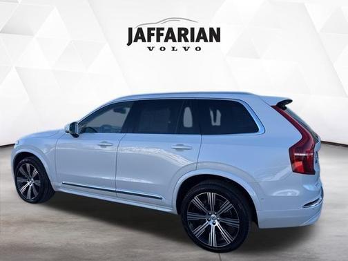 2025 Volvo XC90 B6 Plus 7-Seater