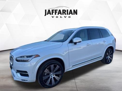 2025 Volvo XC90 B6 Plus 7-Seater