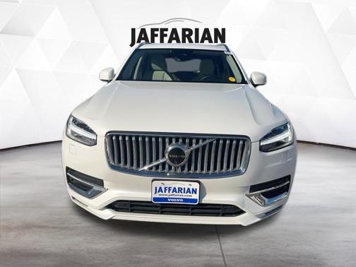 2025 Volvo XC90 B6 Plus 7-Seater