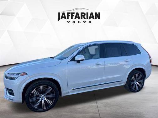 2025 Volvo XC90 B6 Plus 7-Seater