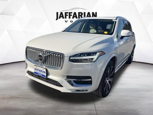 2025 Volvo XC90 B6 Plus 7-Seater