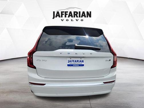 2026 Volvo XC90 B6 Plus 6-Seater