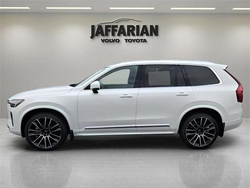 2026 Volvo XC90 B6 Plus 6-Seater