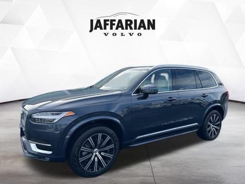 2025 Volvo XC90 B5 Plus