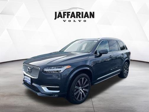 2025 Volvo XC90 B5 Plus