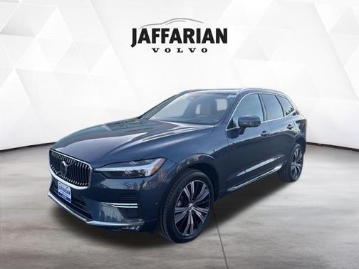 2023 Volvo XC60 B5 Ultimate Bright Theme