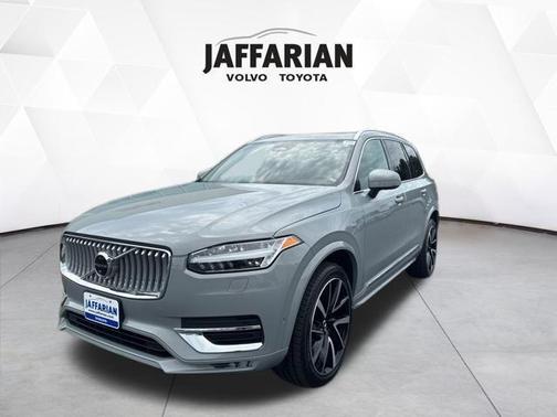 2024 Volvo XC90 B6 Plus Bright Theme 6-Seater