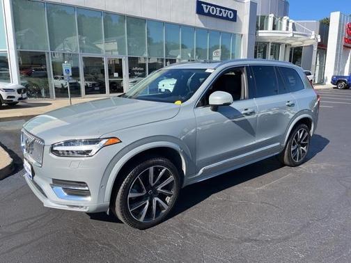 2024 Volvo XC90 B6 Plus Bright Theme 6-Seater