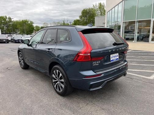 2024 Volvo XC60 B5 Plus Dark Theme
