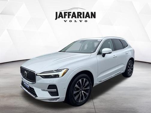 2023 Volvo XC60 B5 Plus Bright Theme