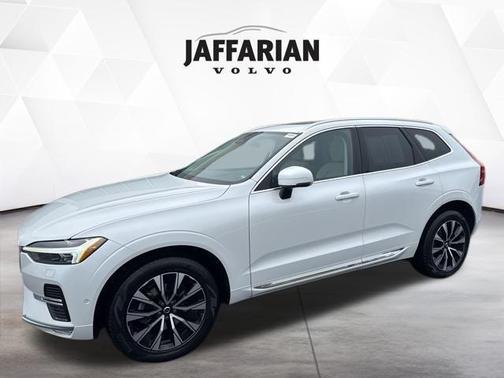 2023 Volvo XC60 B5 Plus Bright Theme
