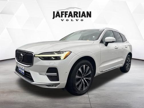 2023 Volvo XC60 B5 Plus Bright Theme