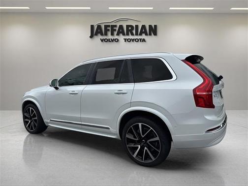 2023 Volvo XC90 B6 Plus 6-Seater