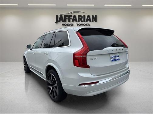 2023 Volvo XC90 B6 Plus 6-Seater