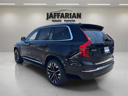 2025 Volvo XC90 B6 Plus 7-Seater