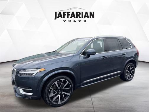 2024 Volvo XC90 B6 Plus Bright Theme 7-Seater