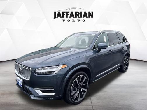 2024 Volvo XC90 B6 Plus Bright Theme 7-Seater