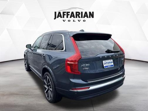 2024 Volvo XC90 B6 Plus Bright Theme 7-Seater