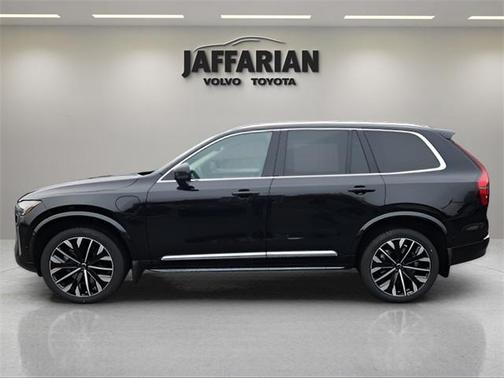 2025 Volvo XC90 Plug-In Hybrid T8 Plus 6-Seater