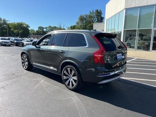 2022 Volvo XC90 T6 Inscription 7 Passenger