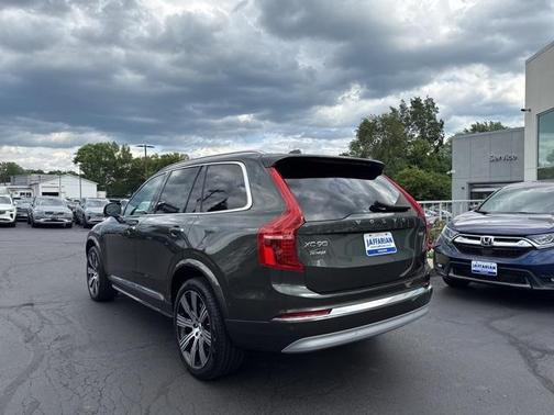2022 Volvo XC90 T6 Inscription 7 Passenger