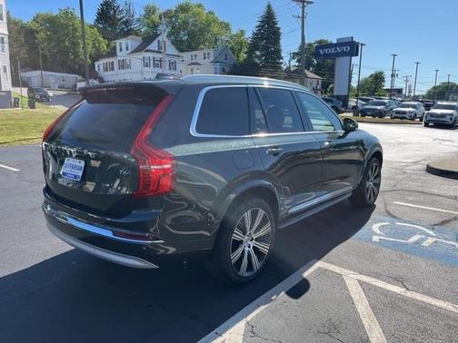 2022 Volvo XC90 T6 Inscription 7 Passenger