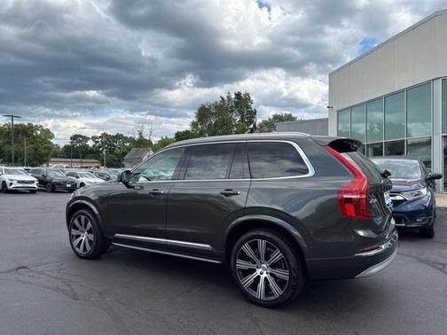 2022 Volvo XC90 T6 Inscription 7 Passenger
