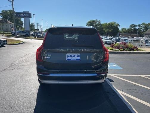 2022 Volvo XC90 T6 Inscription 7 Passenger