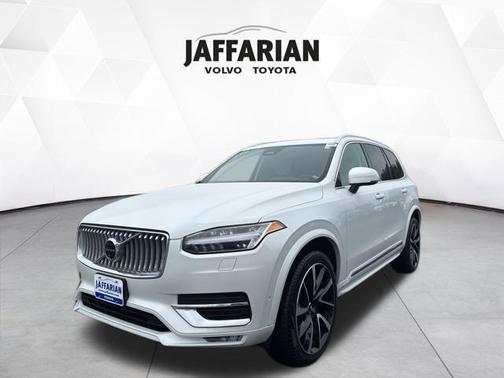 2024 Volvo XC90 B6 Plus Bright Theme 7-Seater