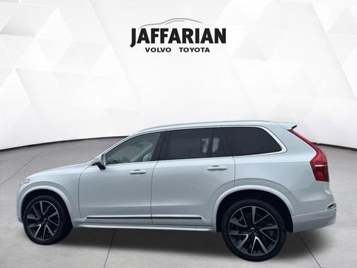 2024 Volvo XC90 B6 Plus Bright Theme 7-Seater